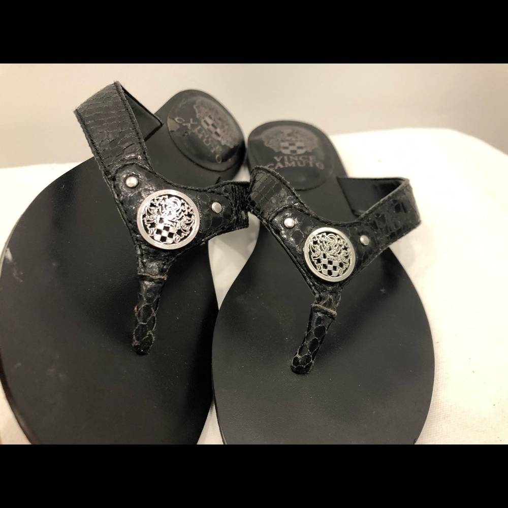 Vince Camuto Flip Flops - Picture 3 of 8